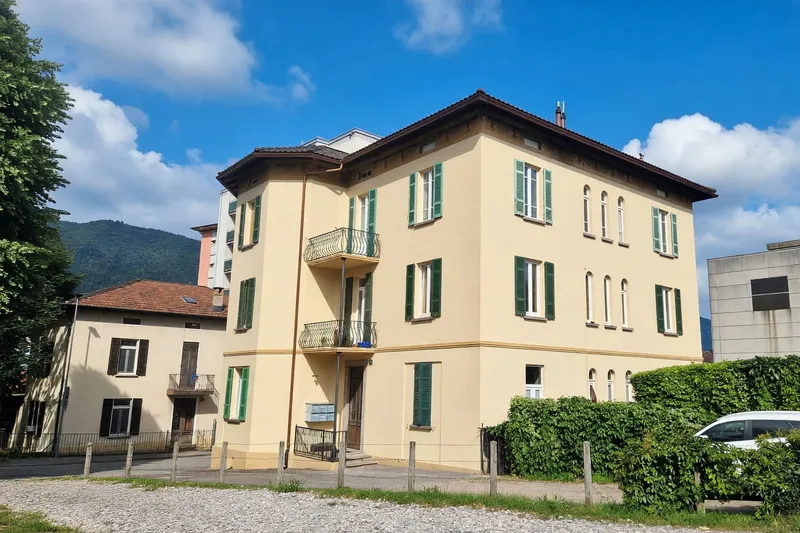 Bel 3,5 in posizione strategica con doppio balcone e due posteggi, foto 2