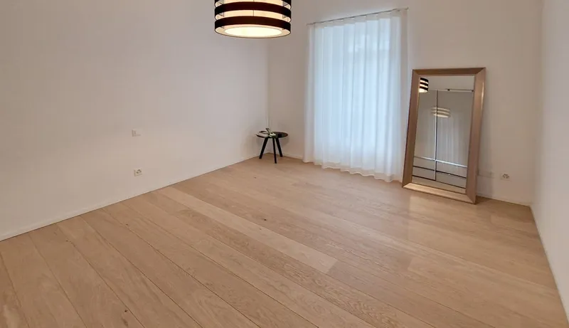 Elegante 3,5 locali in corte meticolosamente ristrutturata a nuovo., foto 7