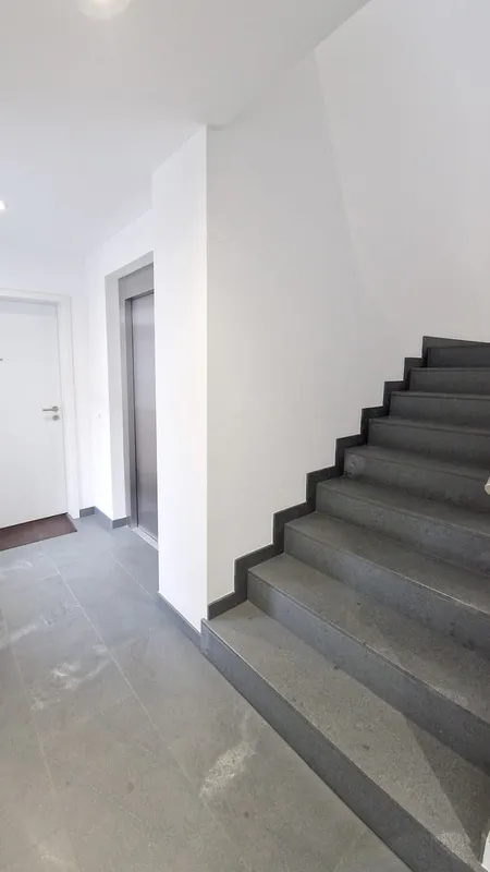 Elegante 3,5 locali in corte meticolosamente ristrutturata a nuovo., foto 14