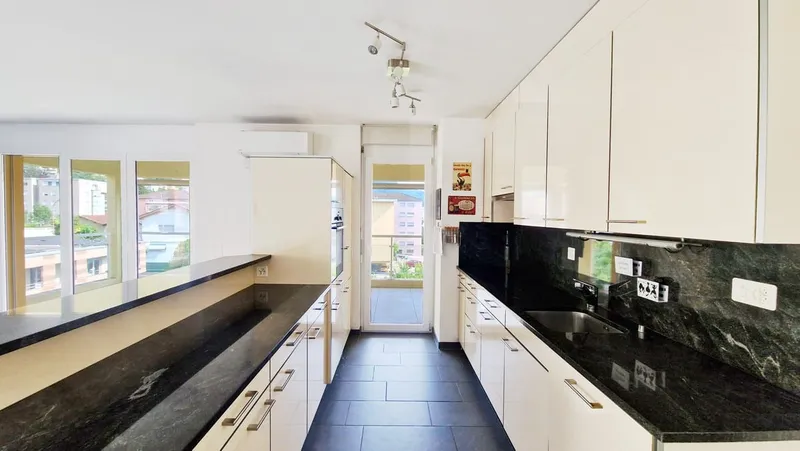 Bellissimo 3,5 in zona residenziale con terrazza coperta panoramica., Foto 4