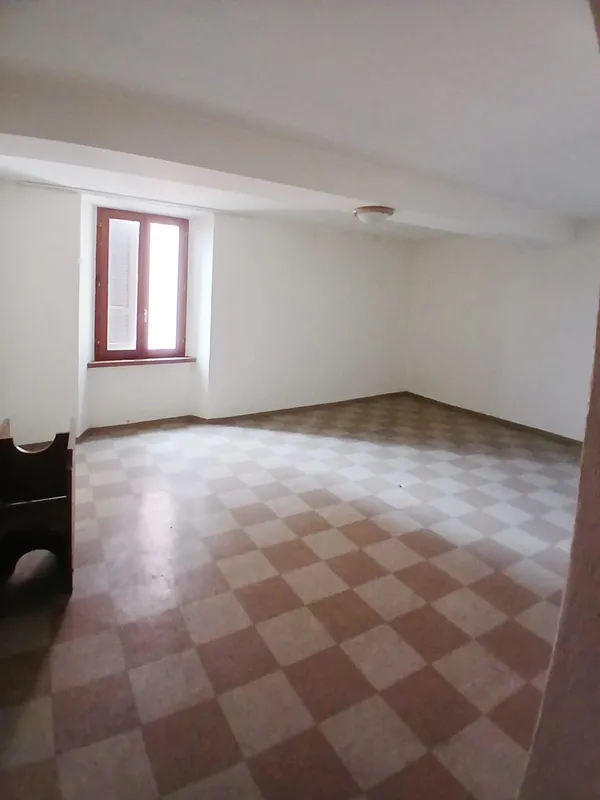 Imperdibile occasione di reddito - Ampia casa da riattare., foto 3
