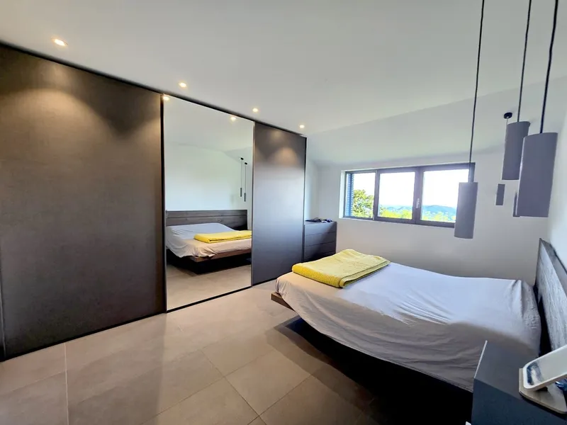 Lussuosa villa 4,5 con giardino, orto e vista aperta., Foto 10