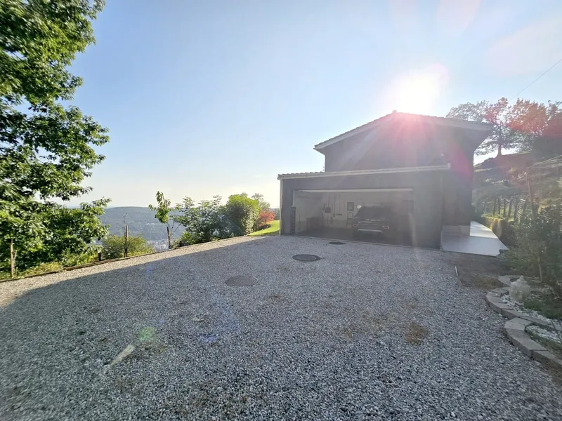 Lussuosa villa 4,5 con giardino, orto e vista aperta., Foto 4