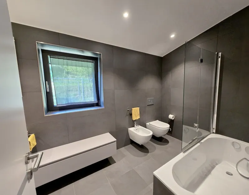 Lussuosa villa 4,5 con giardino, orto e vista aperta., Foto 11