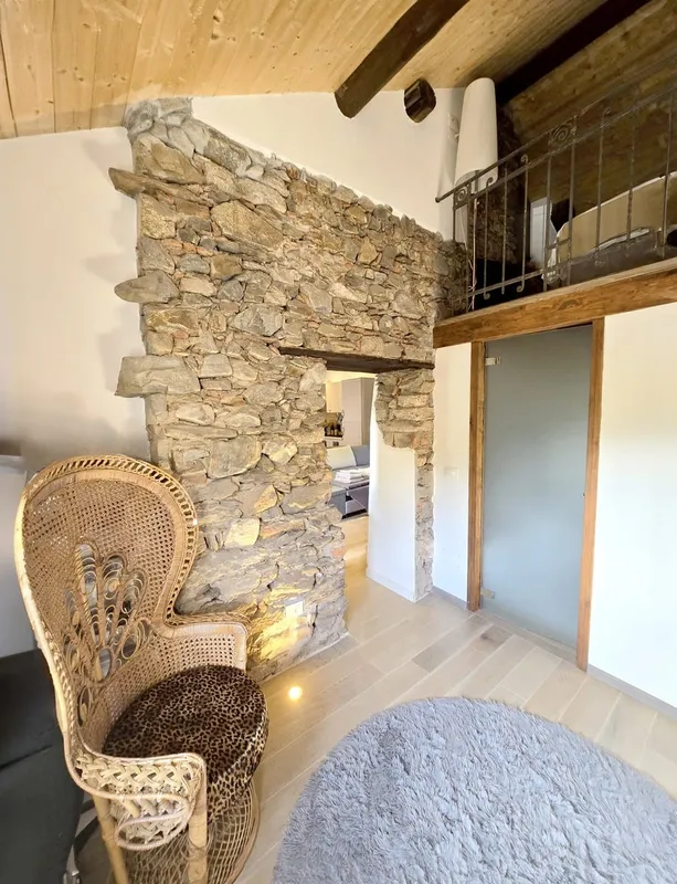 Casa di nucleo 3,5 e 2,5 ristrutturata a nuovo con bellissimi esterni., photo 3