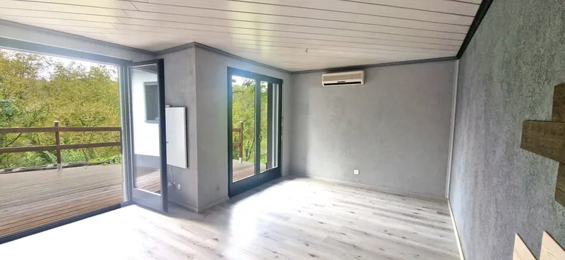 Duplex 4,5 in bifamiliare con panorama, giardino privato e grottino., Foto 9