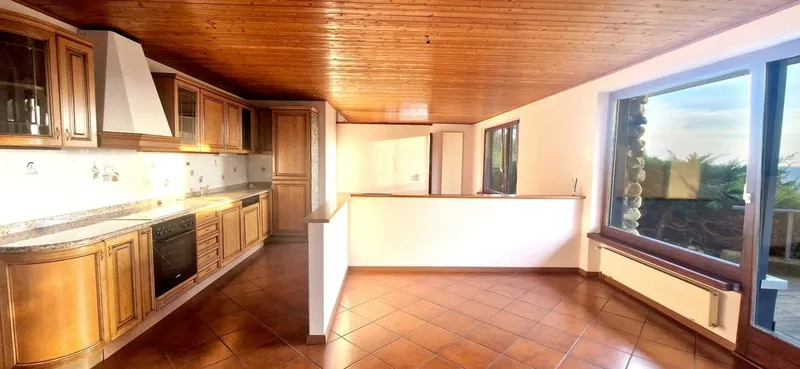 Duplex 4,5 in bifamiliare con panorama, giardino privato e grottino., Foto 3