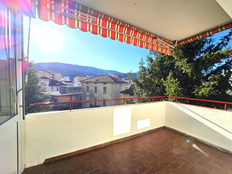 Interessante luminoso 3,5 ristrutturato con terrazza coperta, photo 6