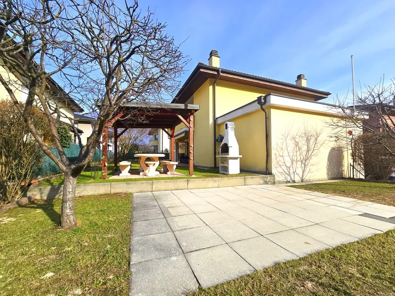 Meravigliosa villetta con giardino 6 locali e taverna con camino., photo 14