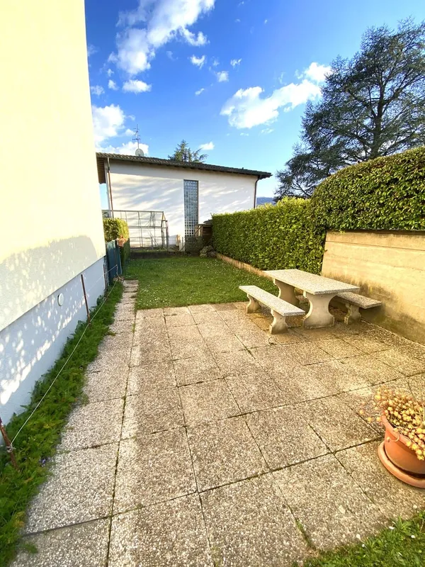 Bel 3,5 recentemente parzialmente ristrutturato con balcone coperto., foto 10