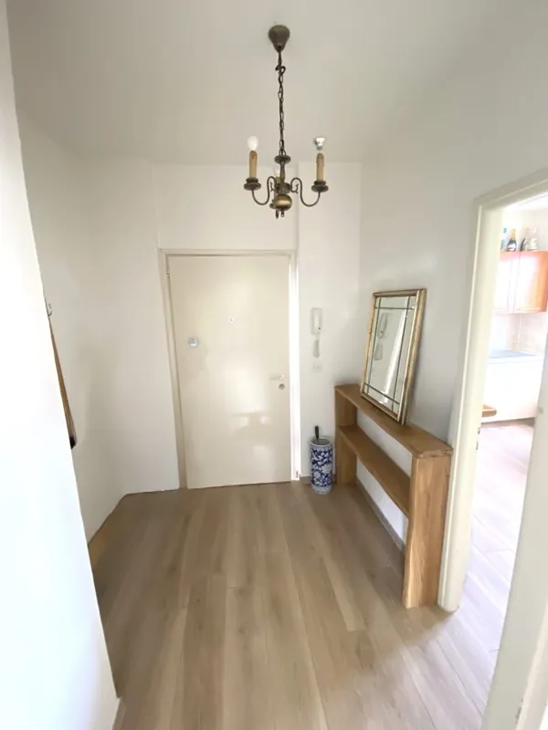 Bel 3,5 recentemente parzialmente ristrutturato con balcone coperto., foto 7