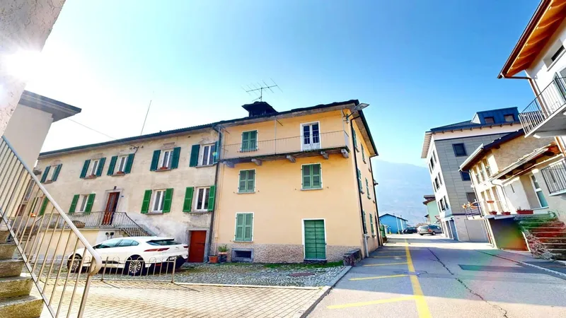 Affascinante casa storica 5,5 da riattare con affaccio sui monti., photo 2
