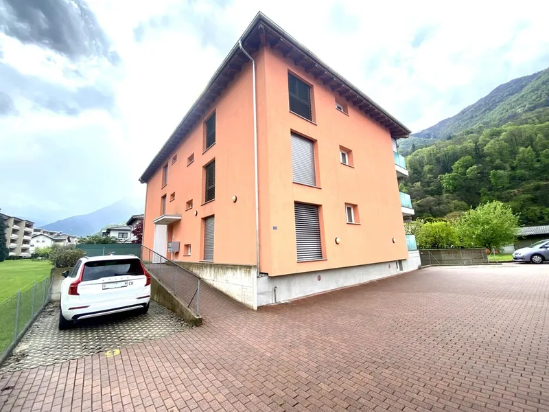 Bellissimo 4,5 in medio-alto standing con giardino privato a Cadenazzo, foto 11
