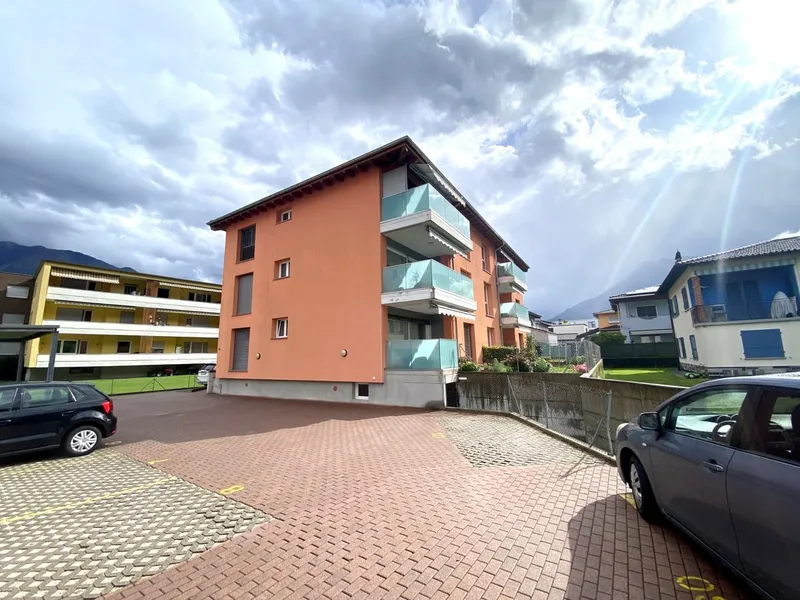 Bellissimo 4,5 in medio-alto standing con giardino privato a Cadenazzo, foto 12