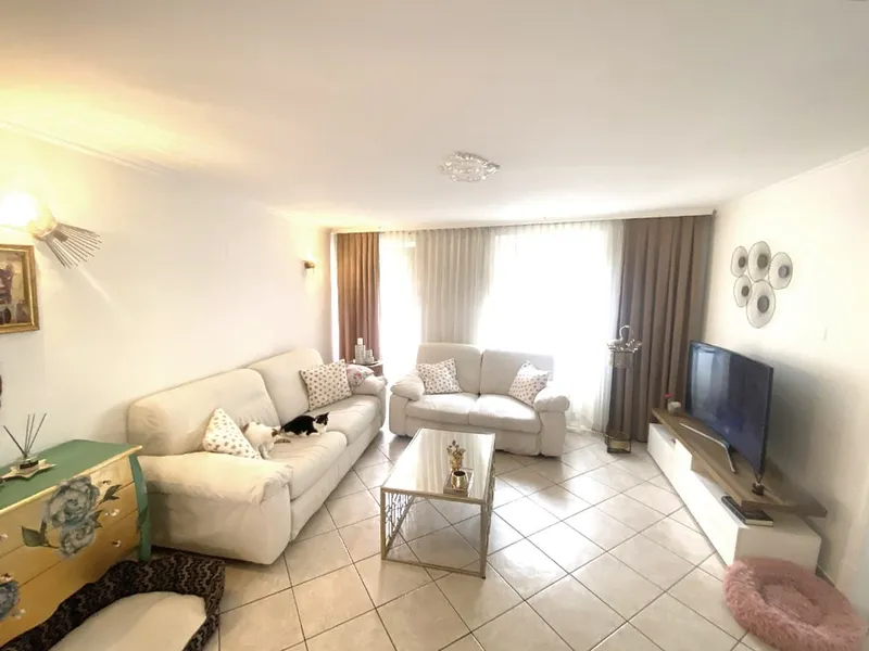 Casa di nucleo 7 ristrutturata con giardino, grottino e mansarda., foto 1