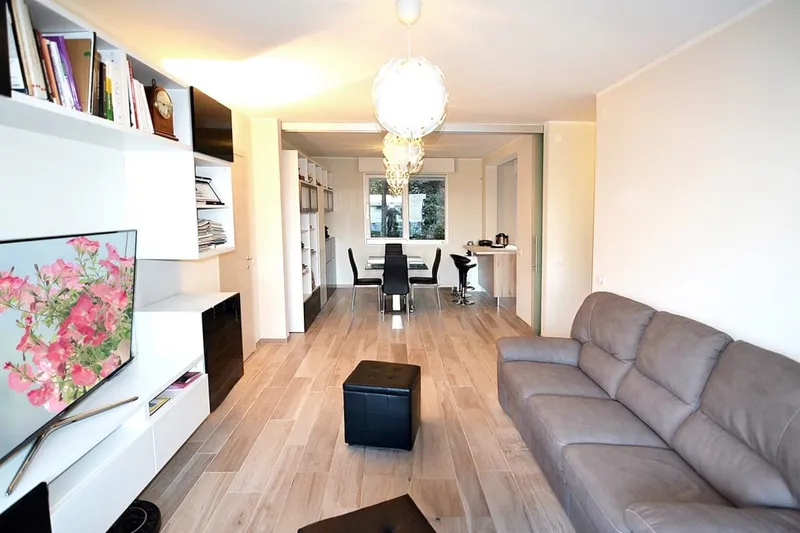 Meraviglioso 4,5 locali vista lago rinnovato in medio-alto standing, photo 4