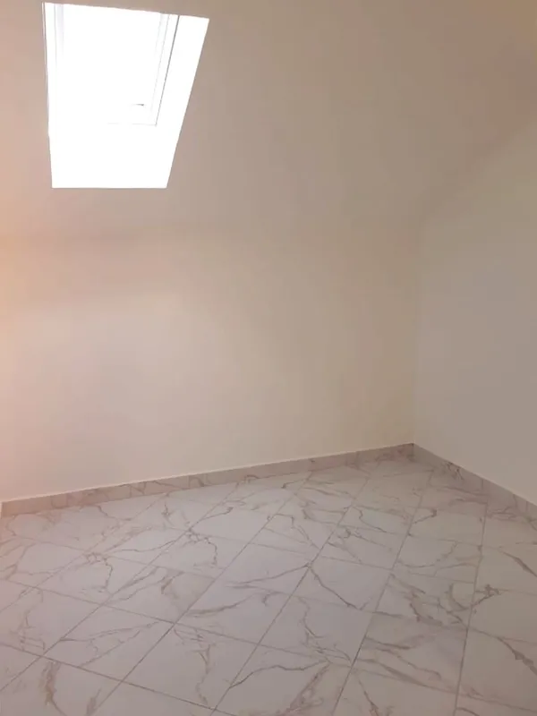 Bell'appartamento 3,5 locali ristrutturato con cucina open space, photo 5