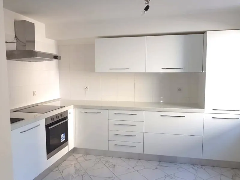 Bell'appartamento 3,5 locali ristrutturato con cucina open space, photo 3