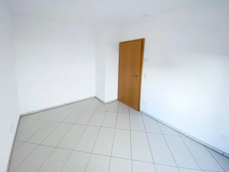 Moderno 2.5 locali con terrazza e posto auto in pieno centro., foto 4