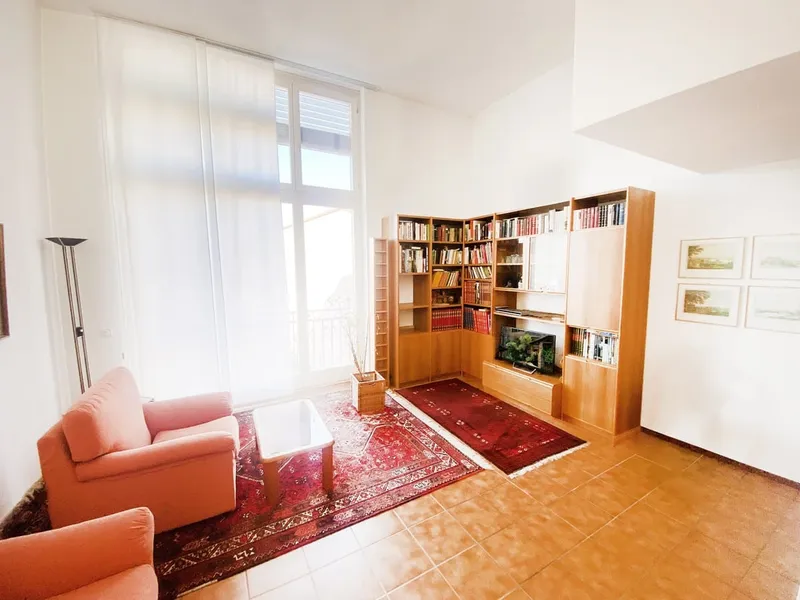 Casa semi-indipendente 4,5 locali con giardino e soggiorno duplex, Foto 2
