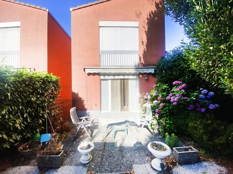 Casa semi-indipendente 4,5 locali con giardino e soggiorno duplex, Foto 13