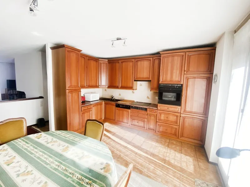 Casa semi-indipendente 4,5 locali con giardino e soggiorno duplex, Foto 4