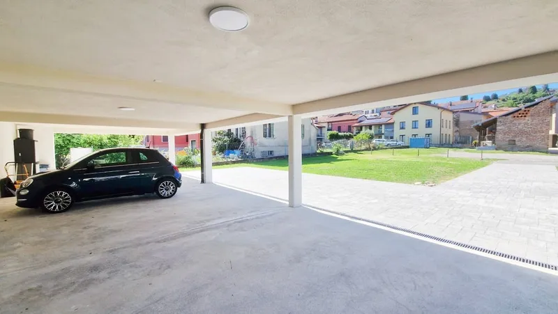 Nuovo appartamento 2,5 locali con balcone coperto e vista aperta, photo 9