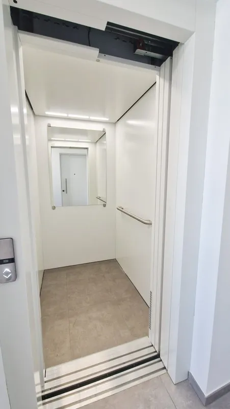Nuovo appartamento 2,5 locali con balcone coperto e vista aperta, photo 8