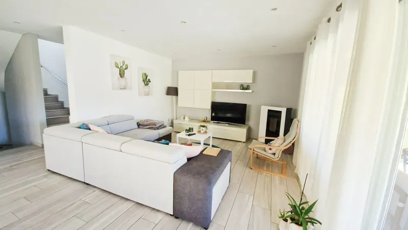 Moderna casa indipendente 6,5 con giardino con vasca idromassaggio, Foto 5