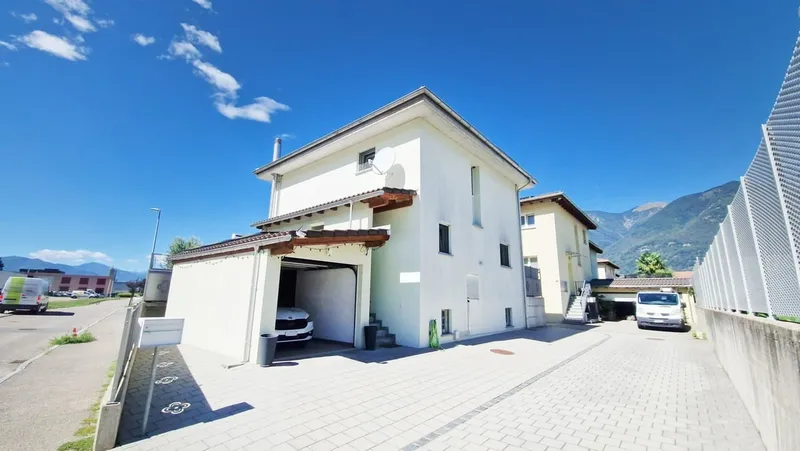 Moderna casa indipendente 6,5 con giardino con vasca idromassaggio, Foto 14
