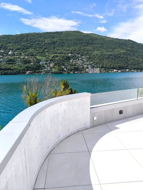 Prestigiosa villa 4,5 vista lago con rooftop e posto barca privato, photo 12