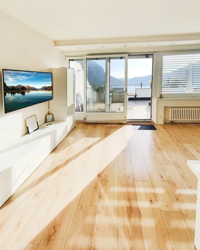 Luminoso 2,5 con ampia terrazza vista lago in residenza con piscina, foto 4