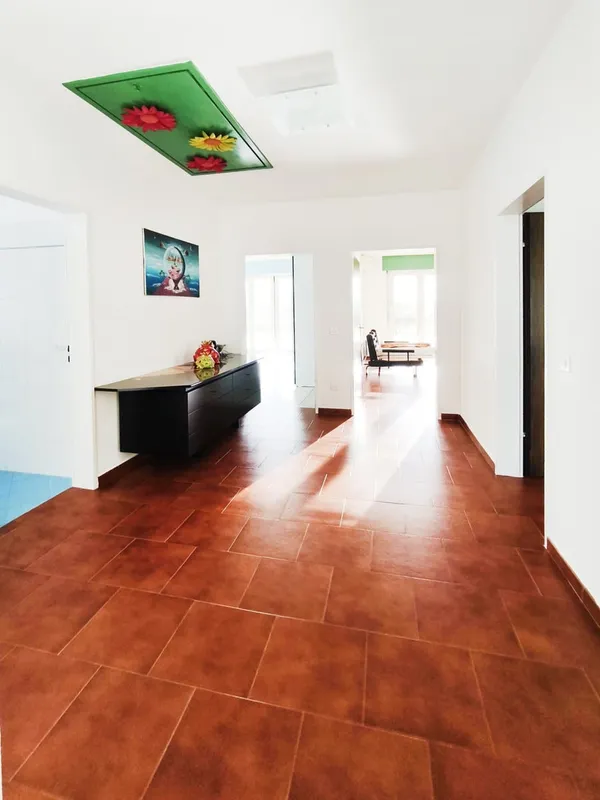 Elegante villa indipendente 5,5 locali con piscina e ampio giardino, Foto 6