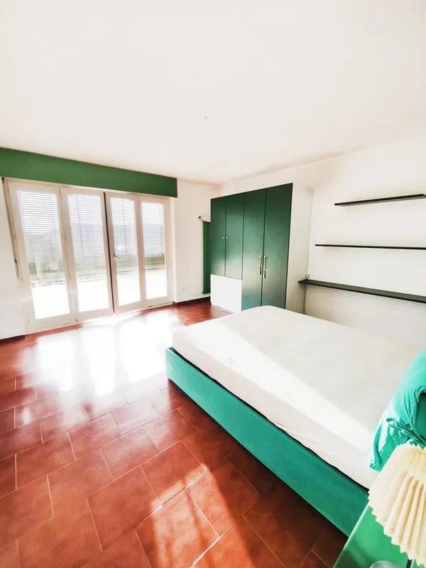 Elegante villa indipendente 5,5 locali con piscina e ampio giardino, Foto 9