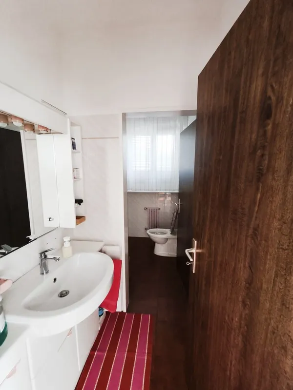 Elegante villa indipendente 5,5 locali con piscina e ampio giardino, Foto 13
