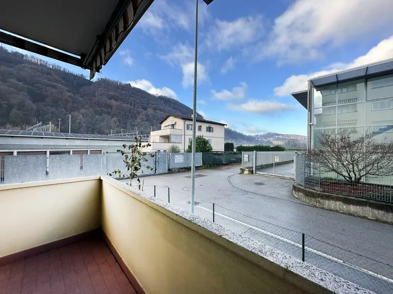 Elegante 3,5 ristrutturato con terrazzo e balcone in zona tranquilla, foto 8