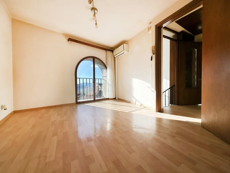 Affascinante casa bifamiliare ticinese da riattare con due unità 3,5, photo 5