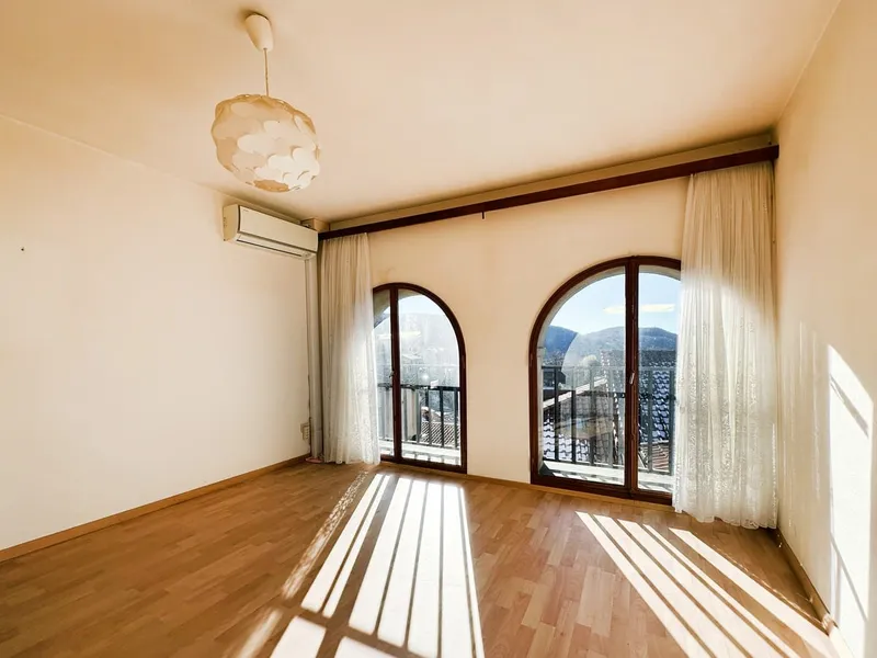 Affascinante casa bifamiliare ticinese da riattare con due unità 3,5, photo 2