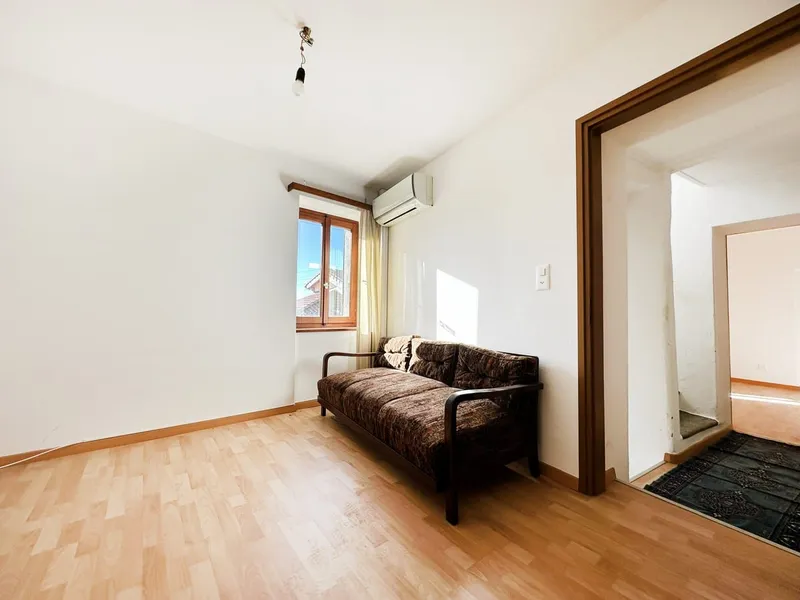 Affascinante casa bifamiliare ticinese da riattare con due unità 3,5, photo 3
