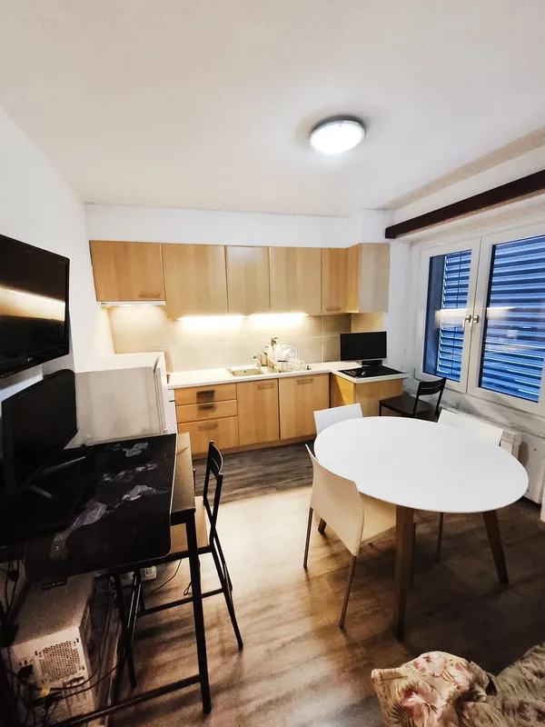 Casa bifamiliare di reddito con due appartamenti e spazio magazzino., Foto 8