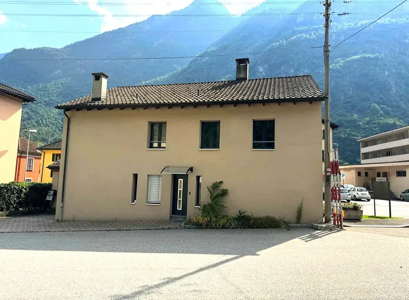 Casa bifamiliare di reddito con due appartamenti e spazio magazzino., Foto 13