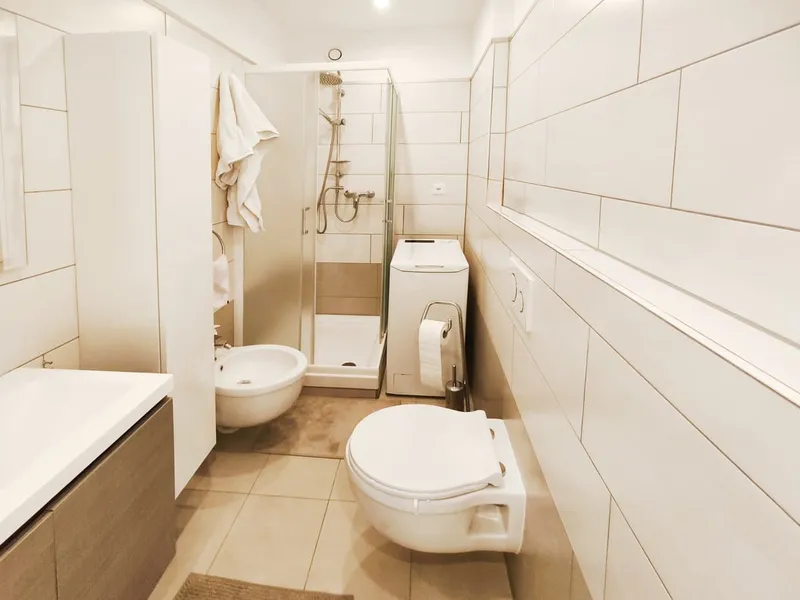Raffinato 1,5 locali ristrutturato con balcone e cucina nuova., Foto 5