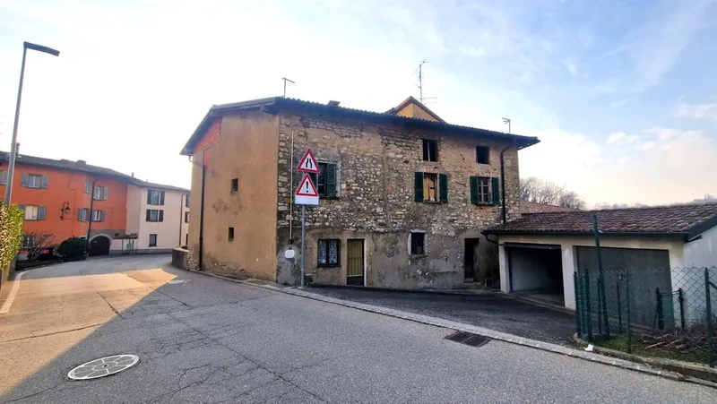 Affascinante casa di nucleo con licenza edilizia già approvata, Foto 1