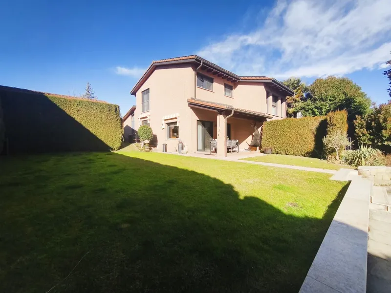 Villa 5,5 locali con piscina riscaldata, giardino privato e ampi spazi, foto 16