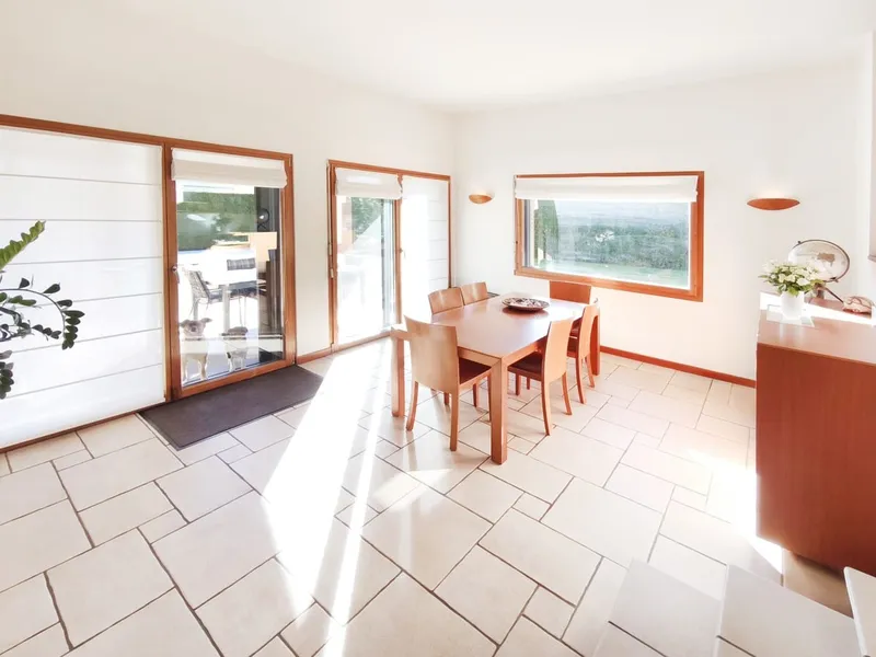 Villa 5,5 locali con piscina riscaldata, giardino privato e ampi spazi, foto 5