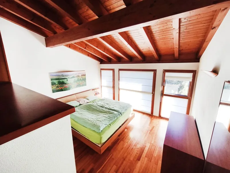 Villa 5,5 locali con piscina riscaldata, giardino privato e ampi spazi, foto 9