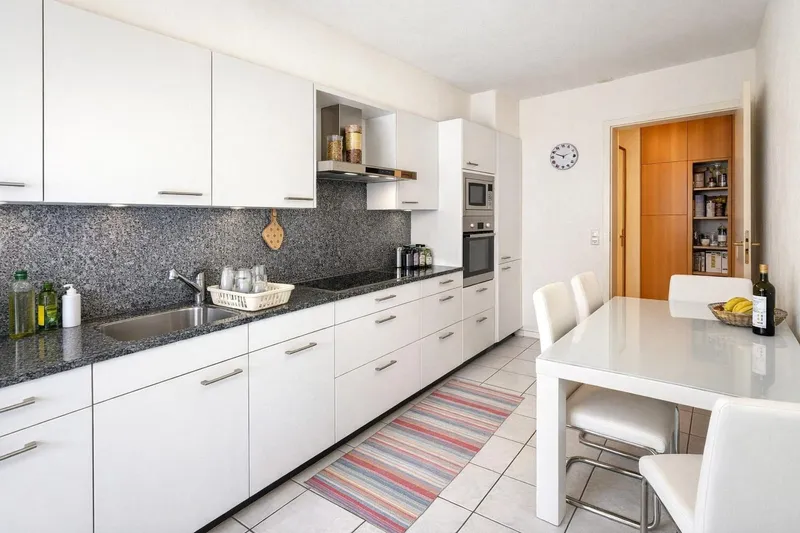 Raffinato 3,5 locali con terrazza coperta e finiture di pregio., Foto 8