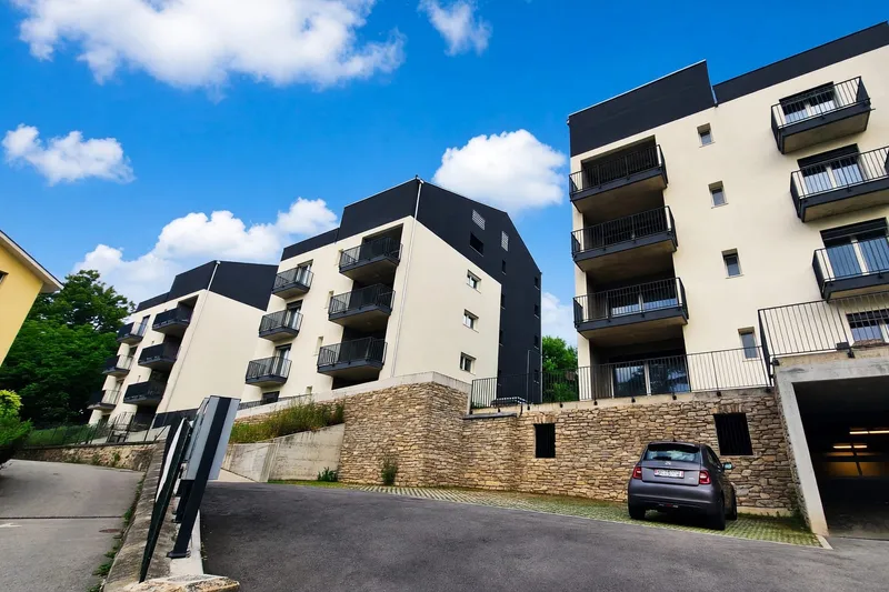 Nuovo appartamento 3,5 con terrazza coperta e due balconi, Foto 1