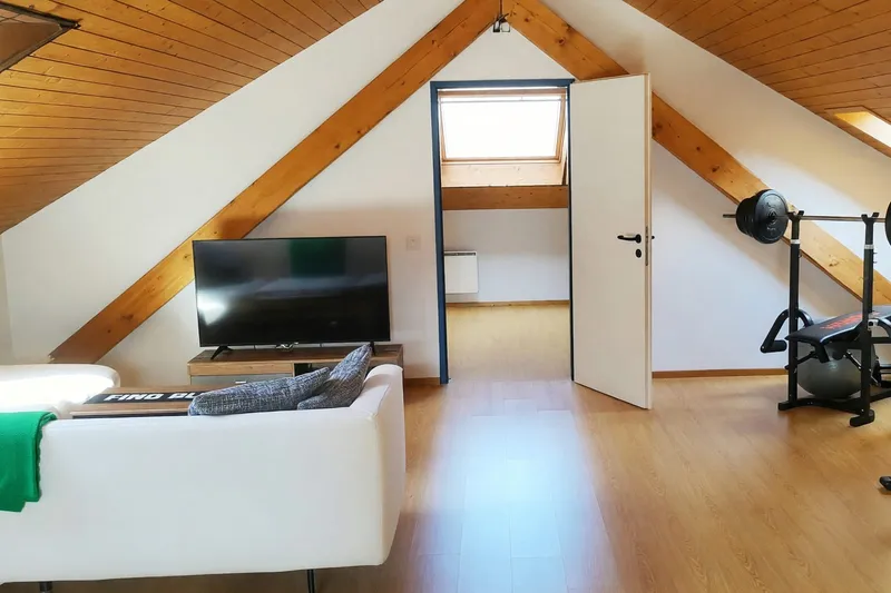 Duplex 5,5 locali luminoso con balcone e piano mansardato, foto 12