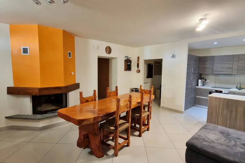 Appartamento 4,5 ristrutturato con terrazzo e caminetto, foto 1